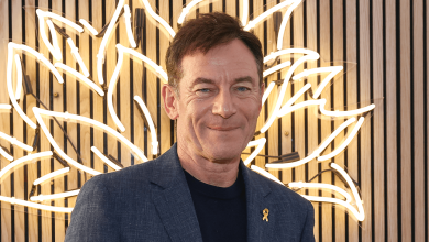 Jason Isaacs on Receiving Equal Pay as ‘White Lotus’ Co-Stars: “I Never Work for Money”