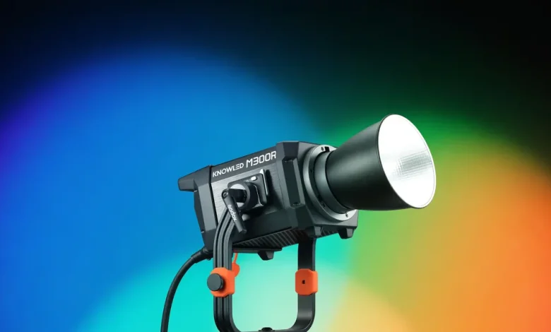 Take Advantage of a Full RGB Fixture With the New Godox KNOWLED M300R LED Monolight