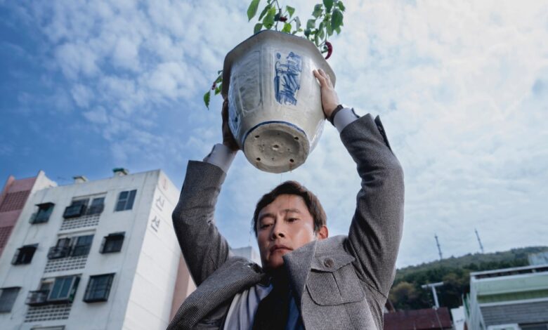 ‘No Other Choice’ Review: Lee Byung-Hun Shows Anarchic Flair For Slapstick In Park Chan-wook’s Unpre...
