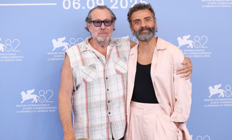 Julian Schnabel On Calls For ‘In The Hand Of Dante’ Stars Gal Gadot & Gerard Butler To Not Attend Ve...